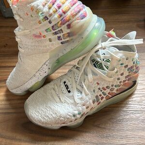 GUC Lebron James XVII basketball shoes. Size 7.5 Men’s.